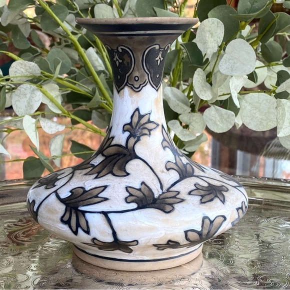 Vintage Cizhou Kiln Chinese Pottery Vase 6 1/2” Tall Floral Peony Sgraffito